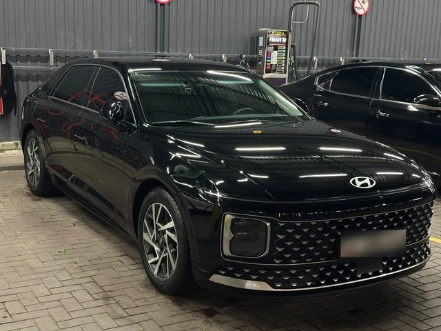 Hyundai Grandeur VII 2023 — фото 1 из 5