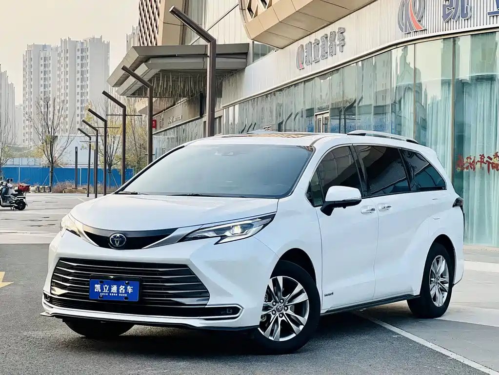 Toyota Sienna 2024