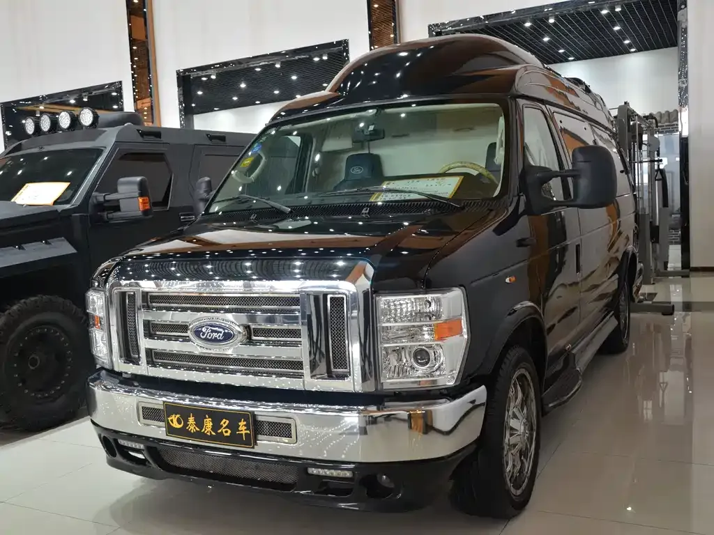 Ford E350 2017 — фото 1 из 12