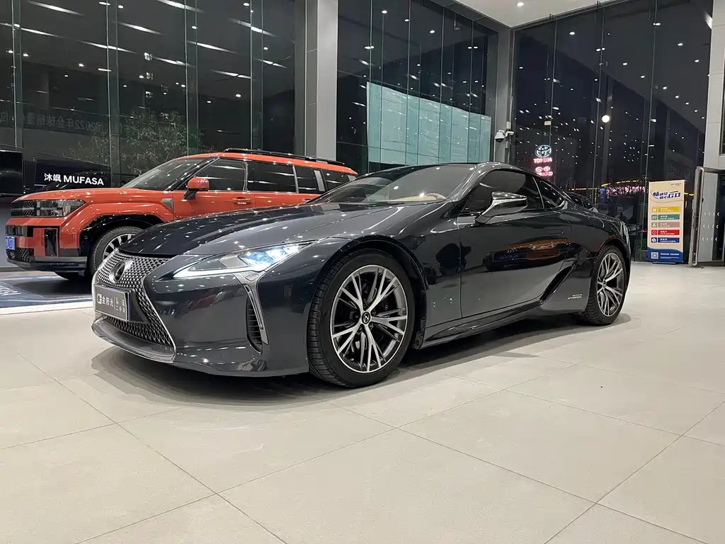 Lexus LC 2019 — фото 1 из 5