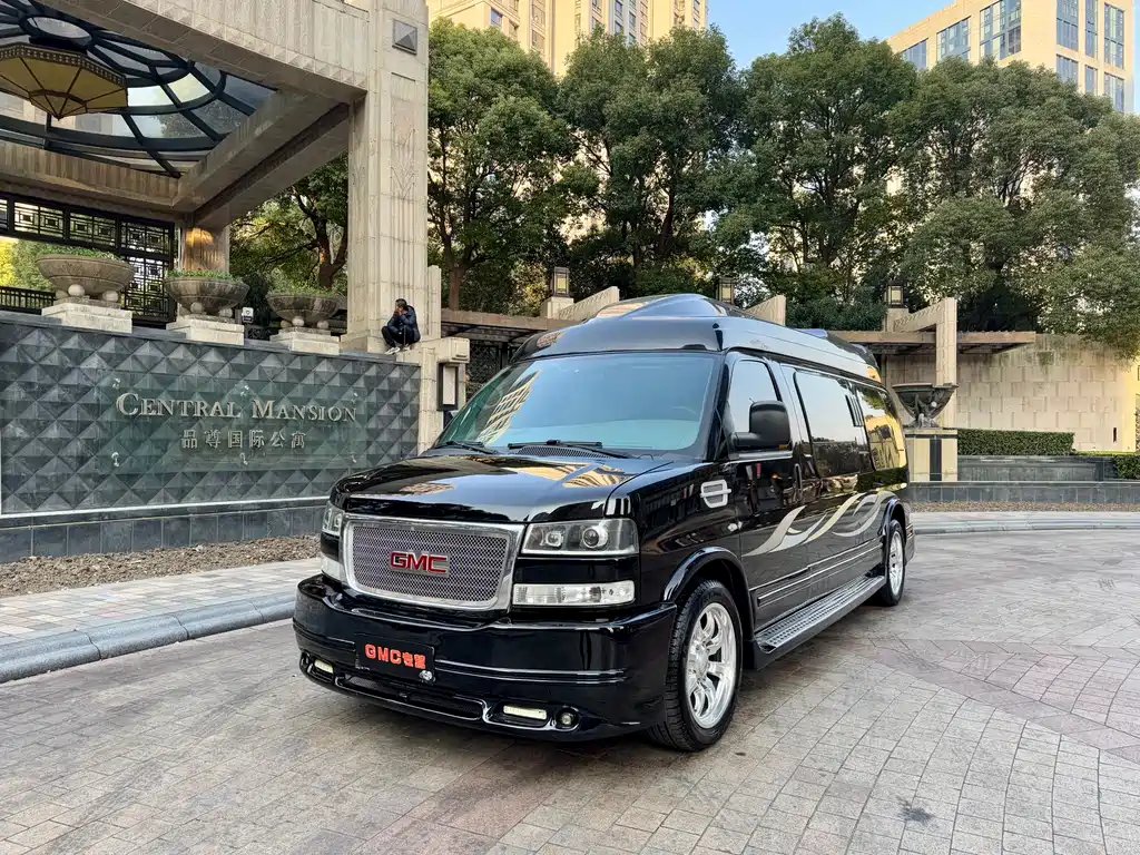 GMC Savana 2017