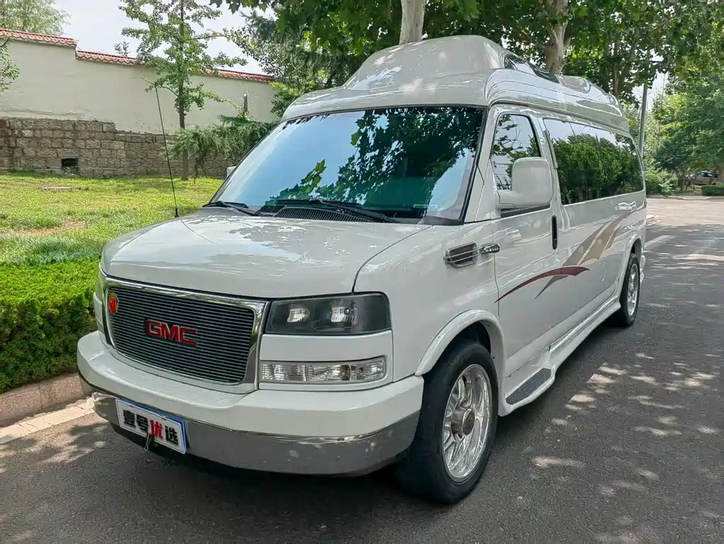 GMC Savana 2011