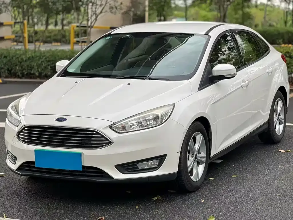 Ford Focus 2015 — фото 1 из 5