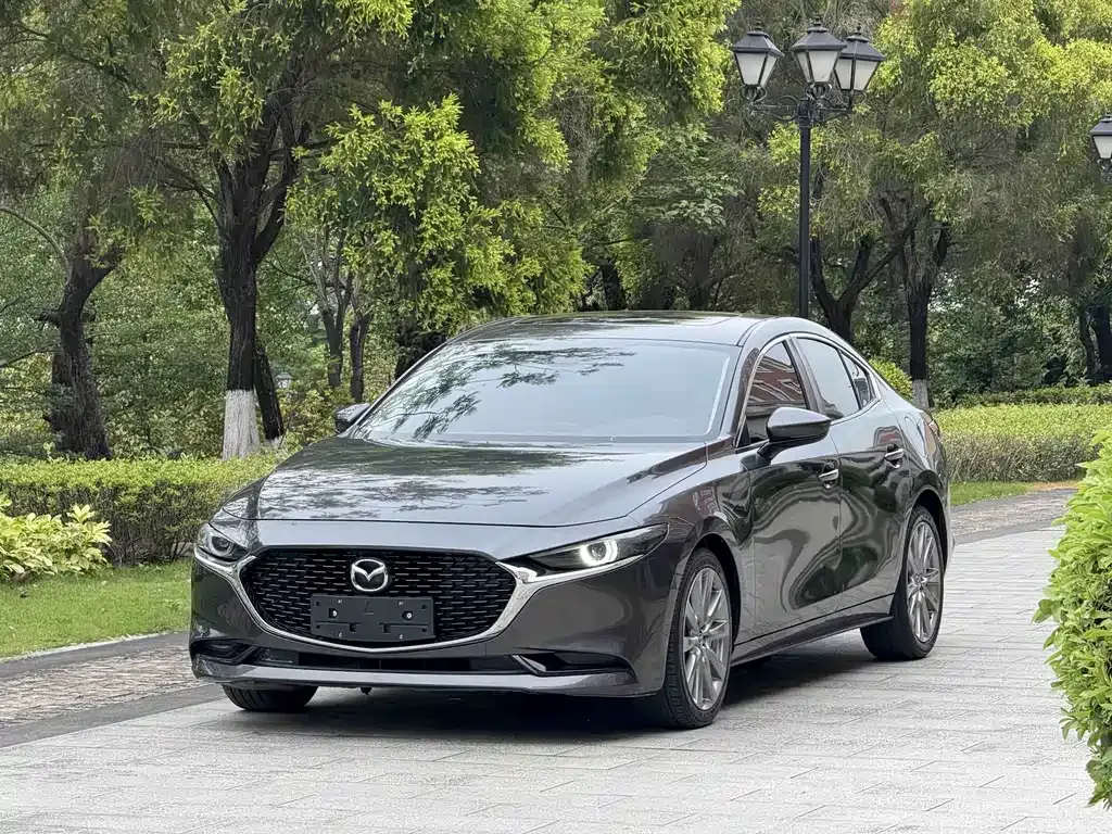 Mazda 3 Axela 2021 — фото 1 из 9