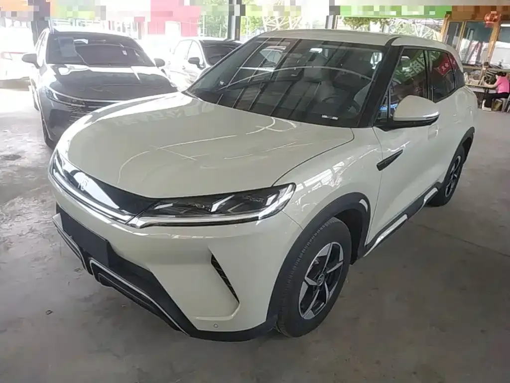 BYD Yuan UP 2024 — фото 1 из 5