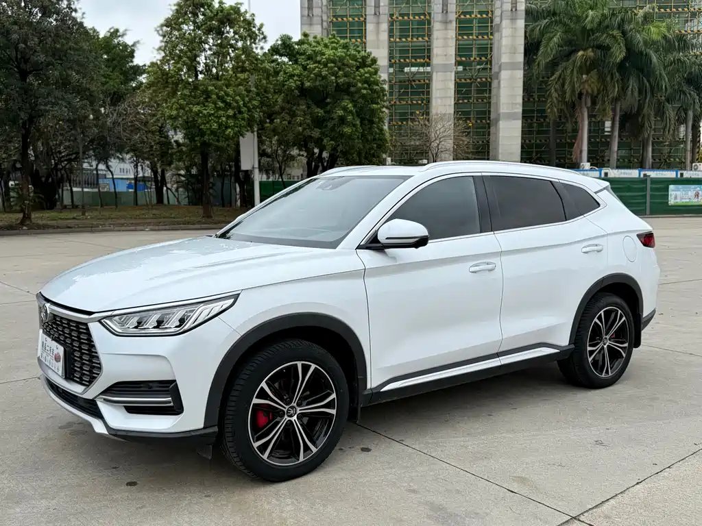 BYD PLUS 2021