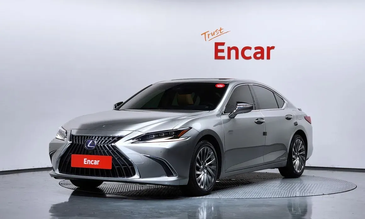 Lexus ES 2022 — фото 1 из 5