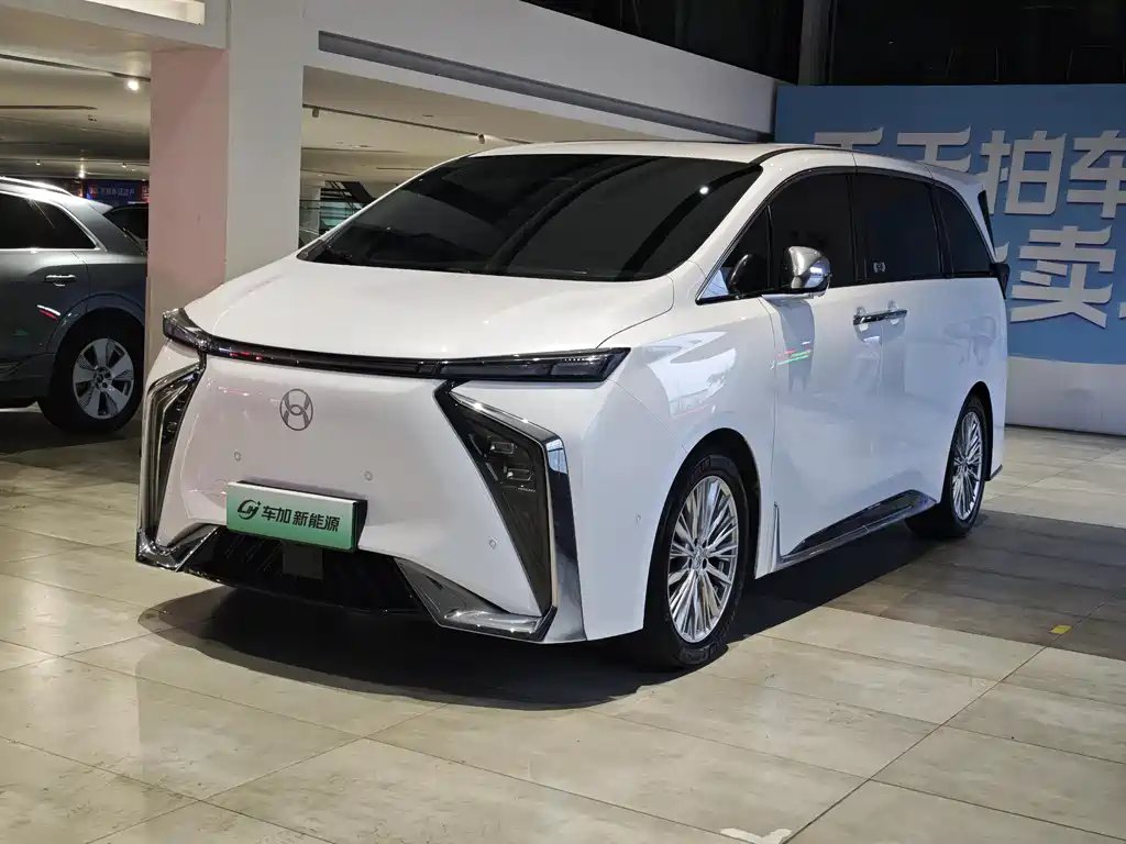 Hycan V09 2023