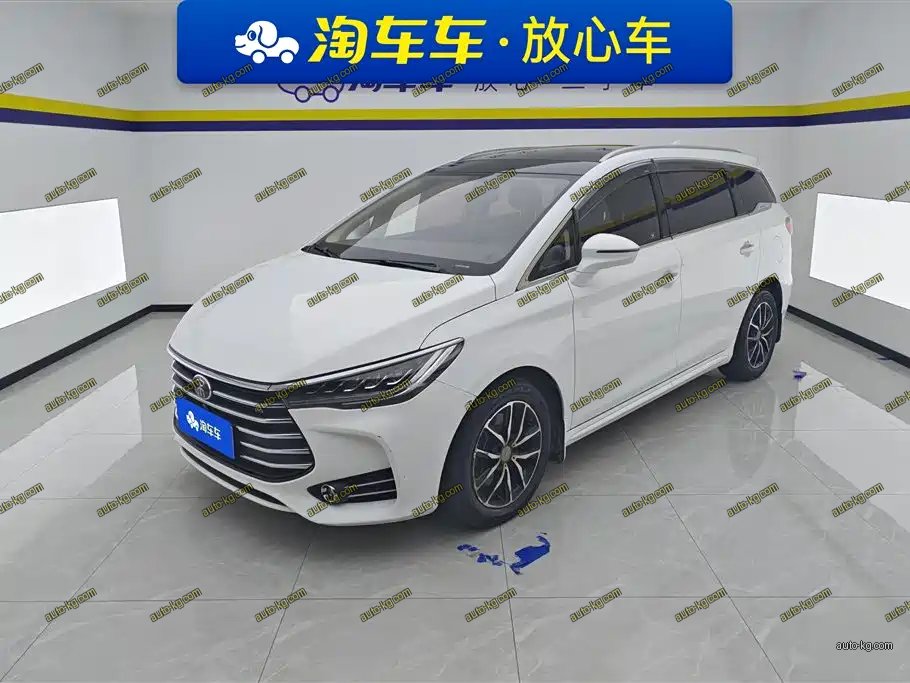 BYD MAX 2018