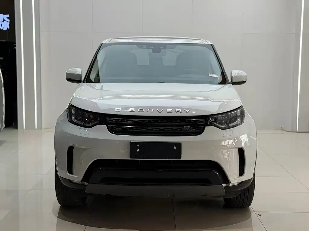 Land Rover Discovery 2017 — фото 1 из 5