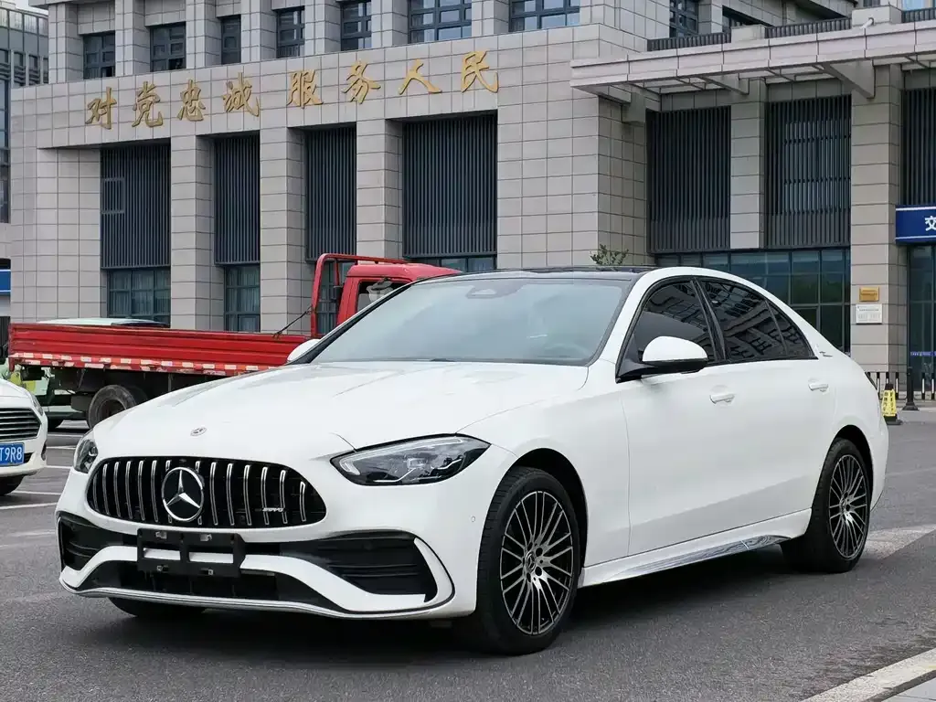 Mercedes-Benz C-Class 2025 — фото 1 из 5