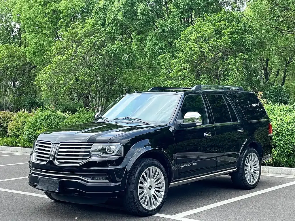 Lincoln Navigator 2017 — фото 1 из 19