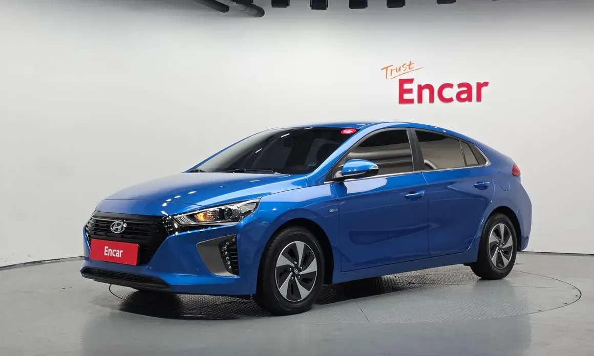 Hyundai Ioniq 2017 — фото 1 из 5