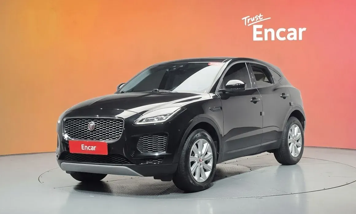 Jaguar E-PACE 2018 — фото 1 из 33