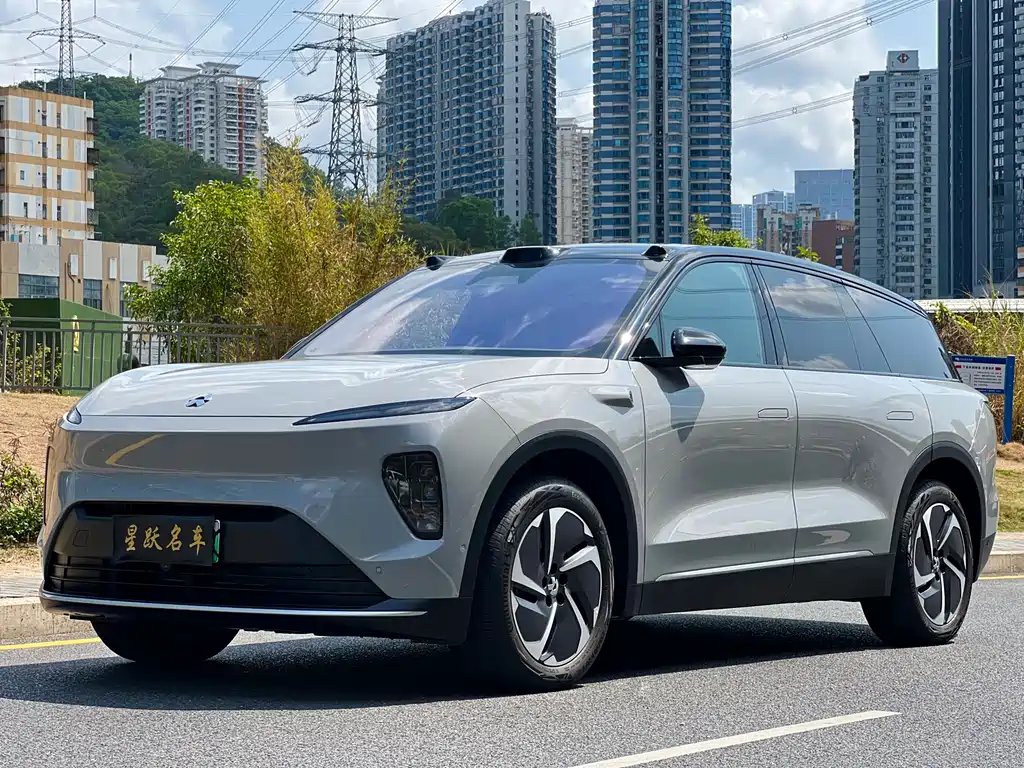 NIO ES8 2024
