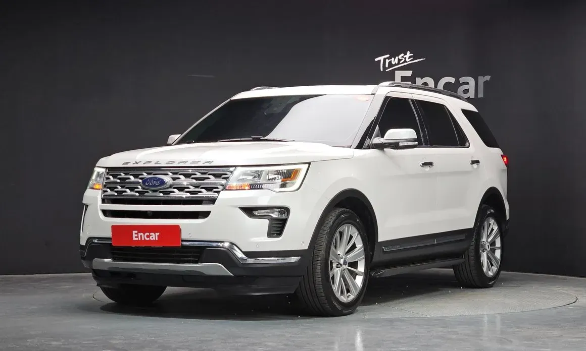 Ford Explorer 2019 — фото 1 из 5