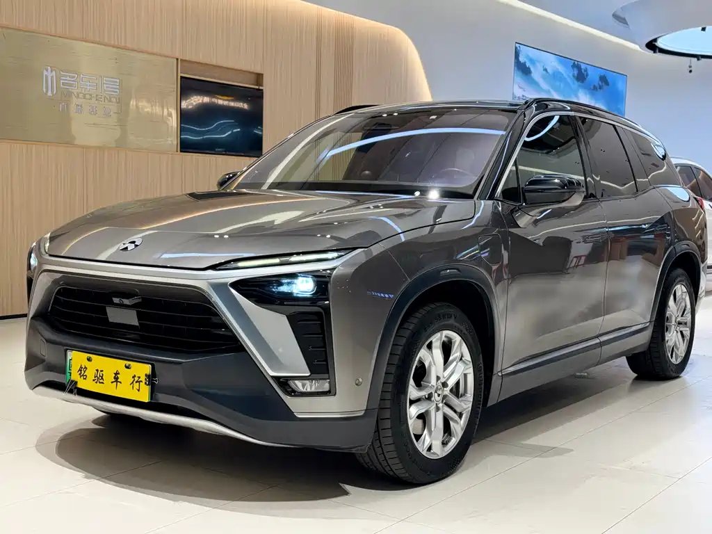 NIO ES8 2021
