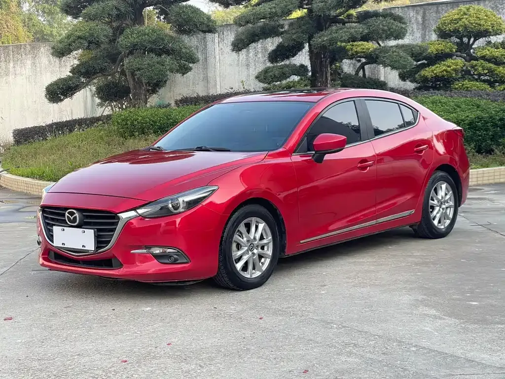 Mazda 3 Axela 2017 — фото 1 из 5
