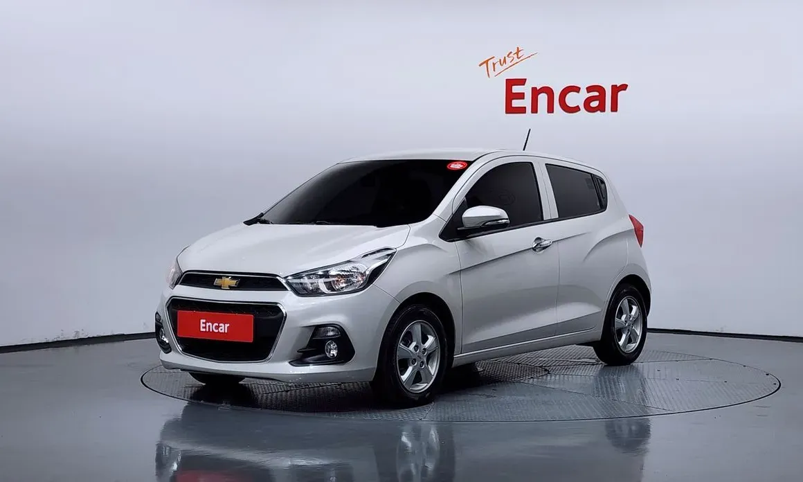 Chevrolet Spark 2018 — фото 1 из 20