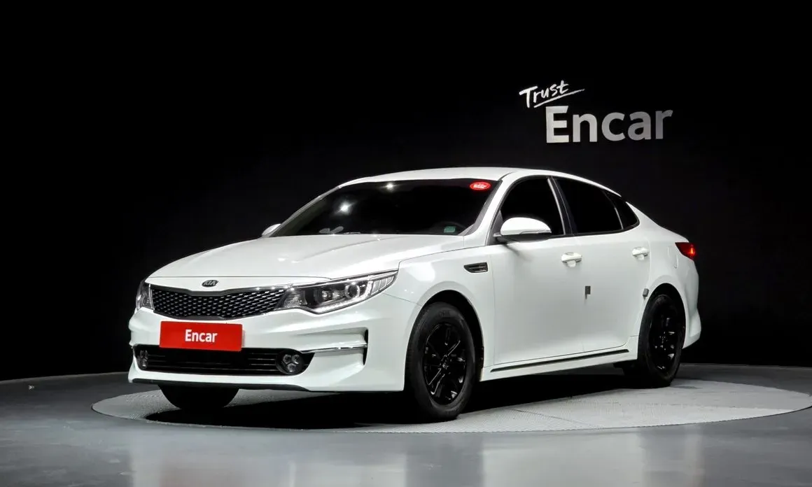 Kia K5 2016 — фото 1 из 20