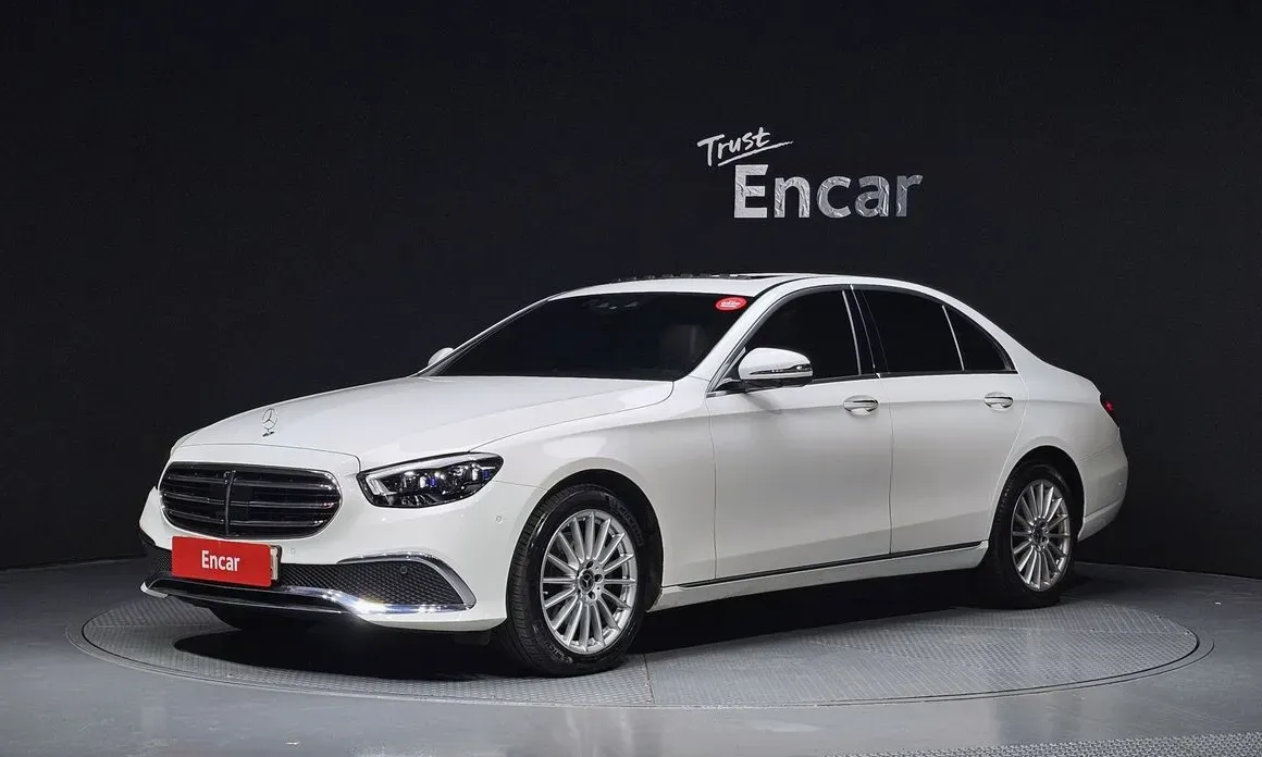 Mercedes-Benz E-Class 2022 — фото 1 из 33
