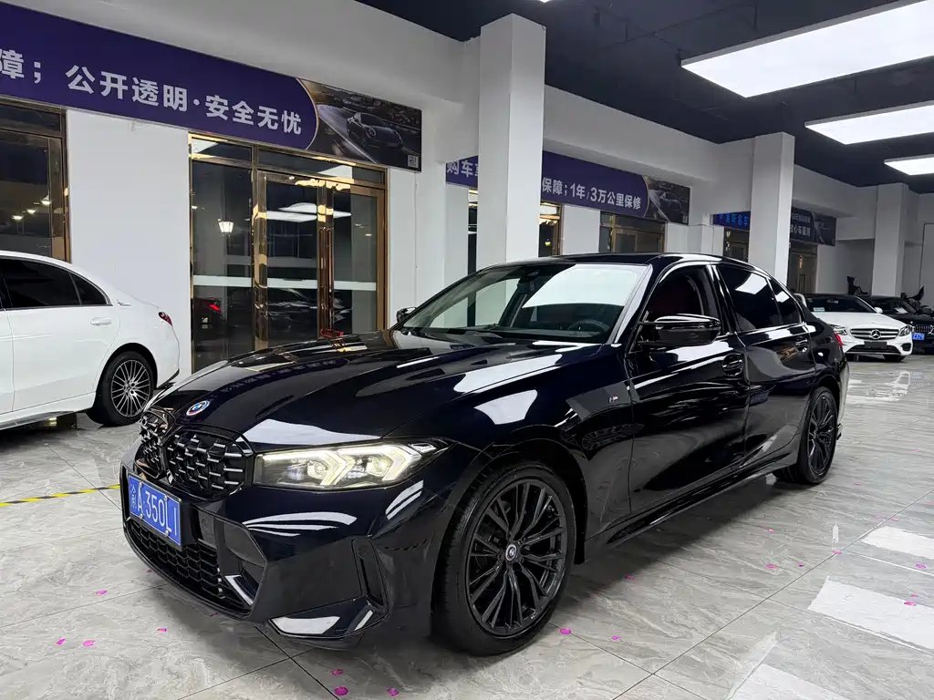 BMW 3 Series 2024 — фото 1 из 13