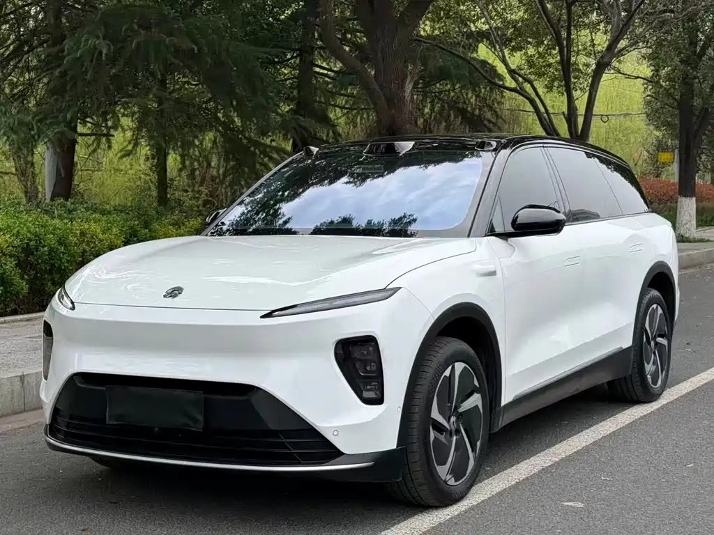 NIO ES8 2024