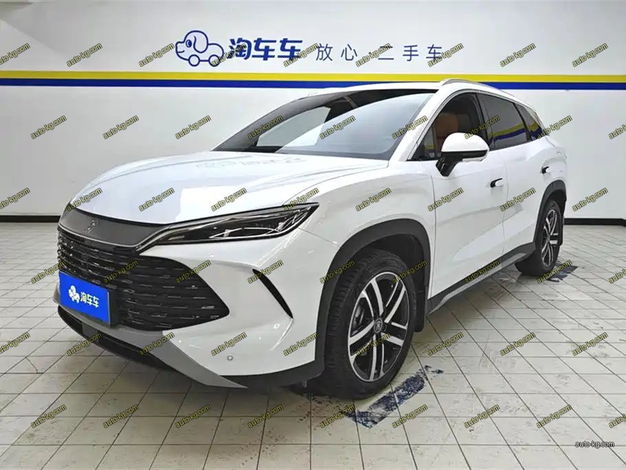 BYD L DM-i 2025