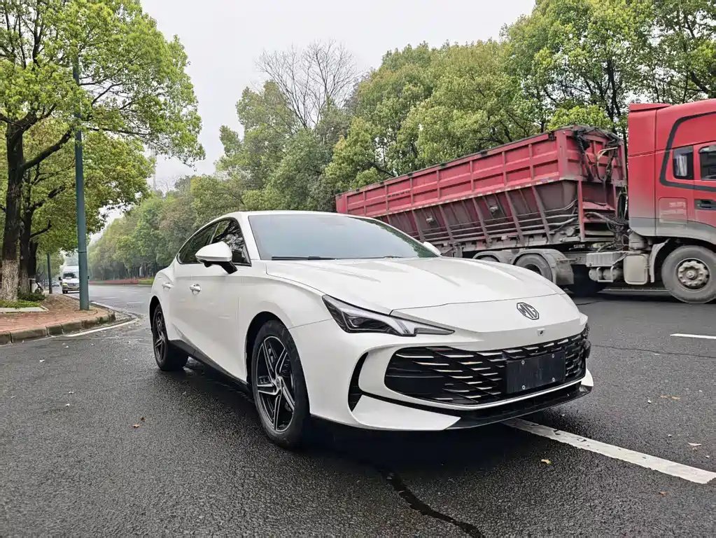 MG MG7 2023