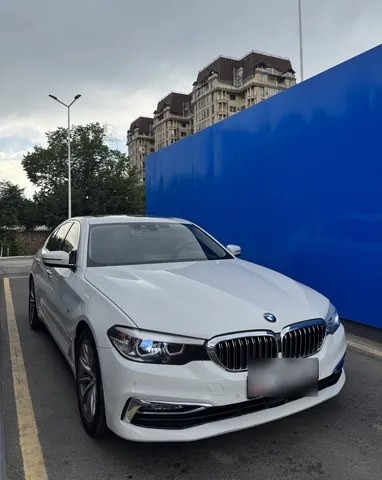 BMW 5 серии VII (G30/G31) 2018 — фото 1 из 12