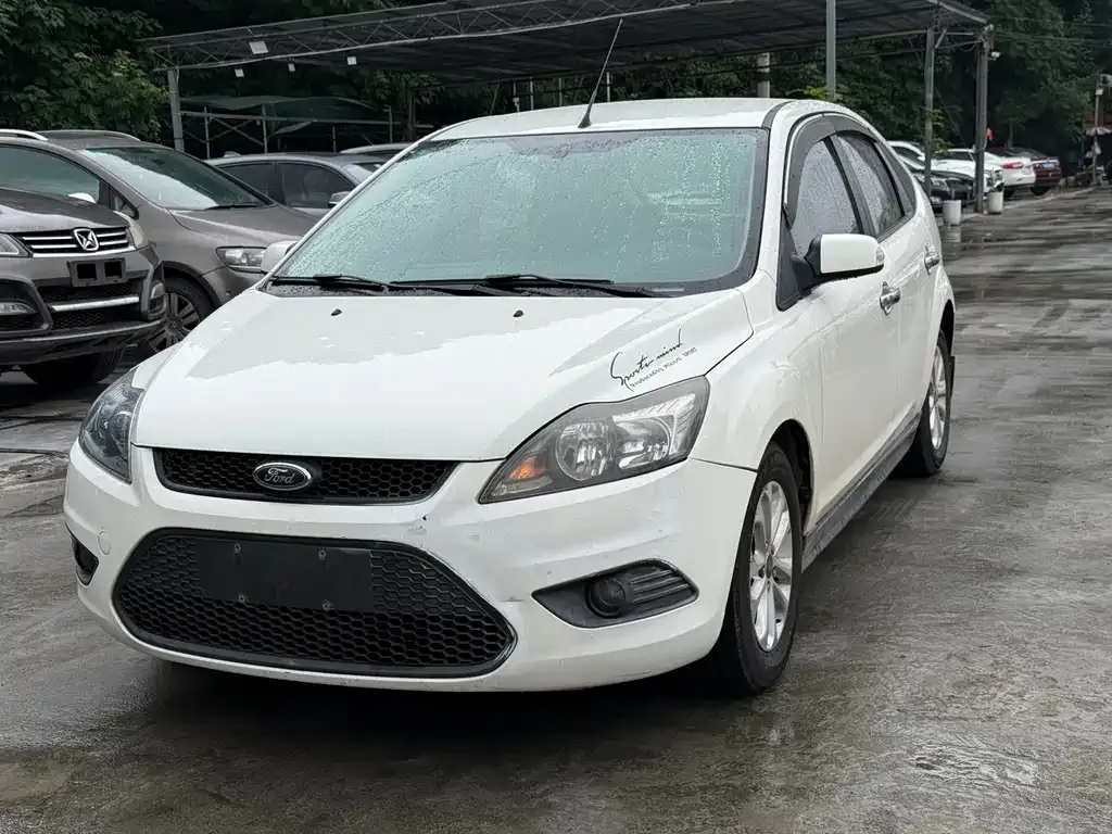 Ford Focus 2016 — фото 1 из 8
