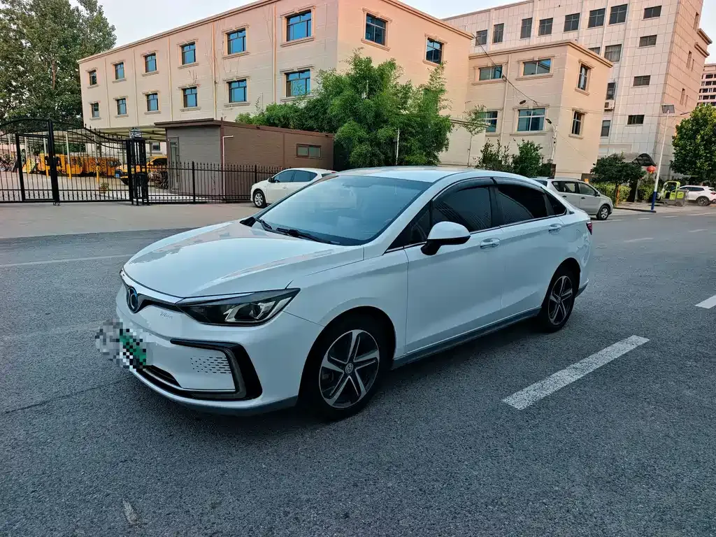 BAIC EU5 2019 — фото 1 из 16