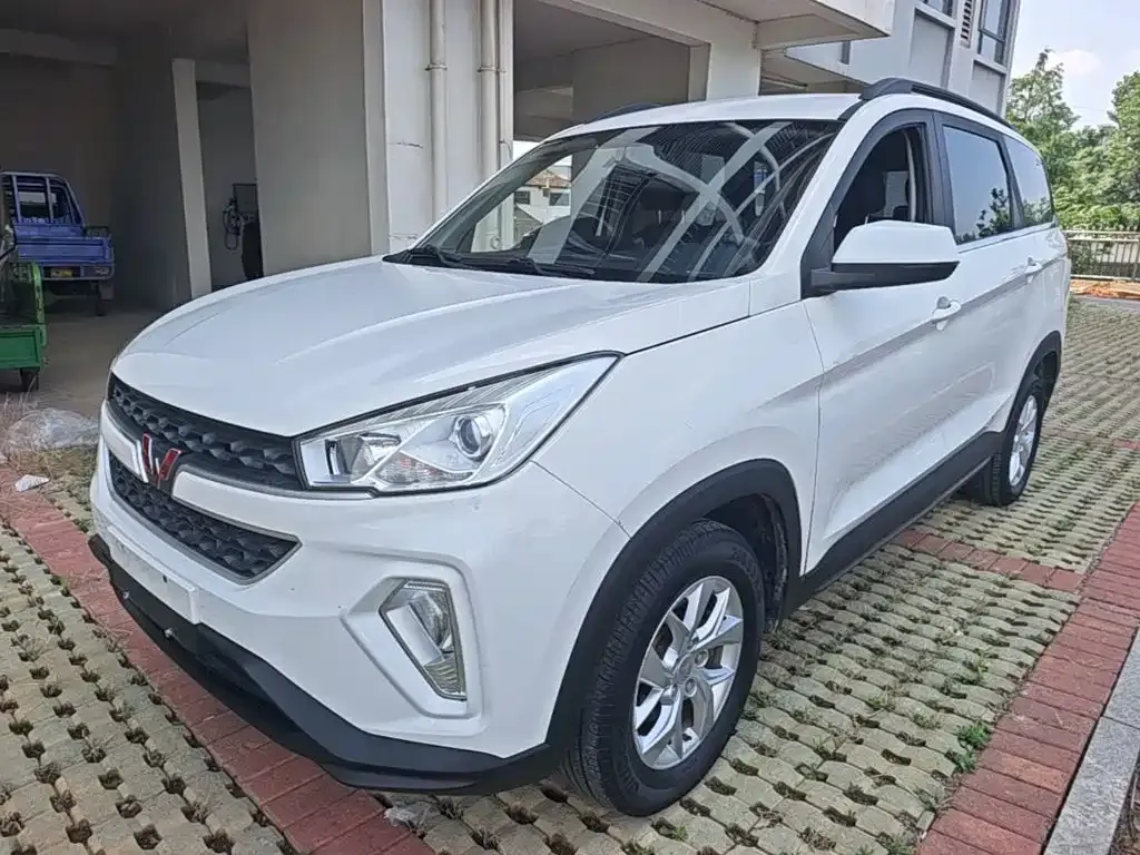 Wuling Hongguang S3 2020 — фото 1 из 25