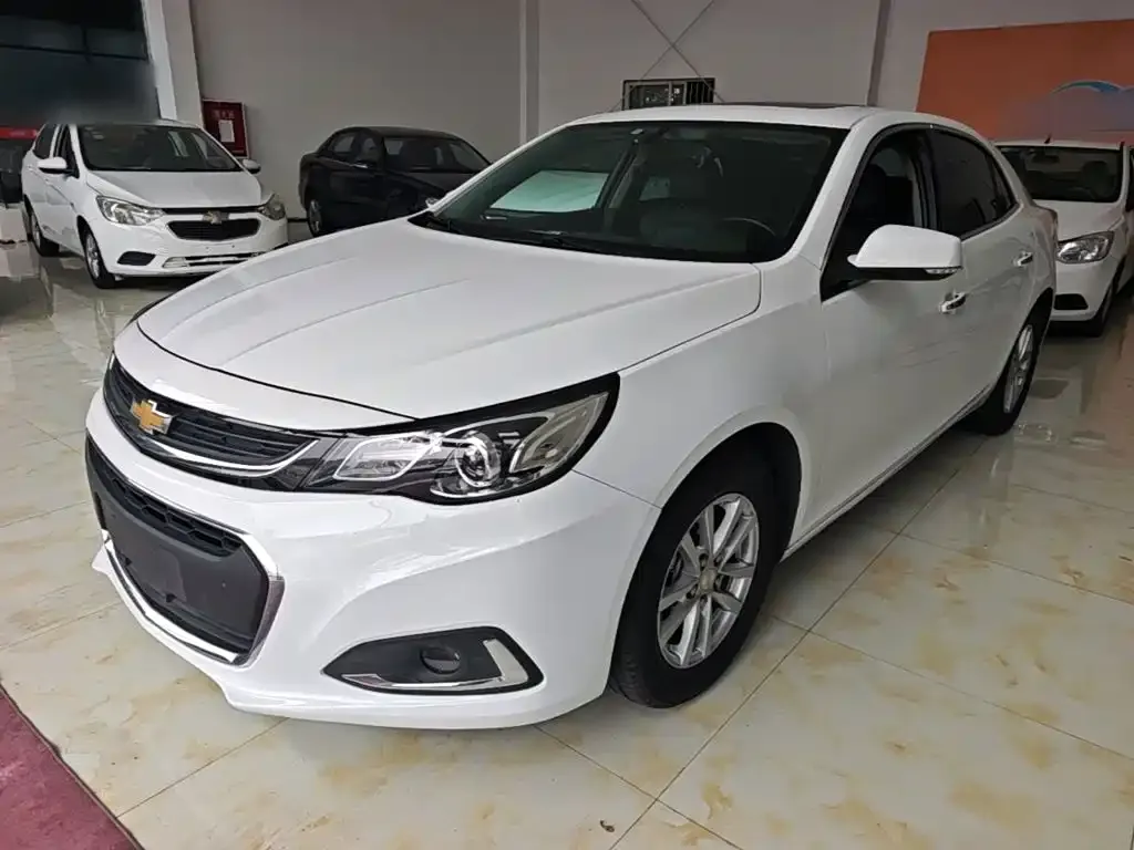 Chevrolet Malibu 2018 — фото 1 из 25