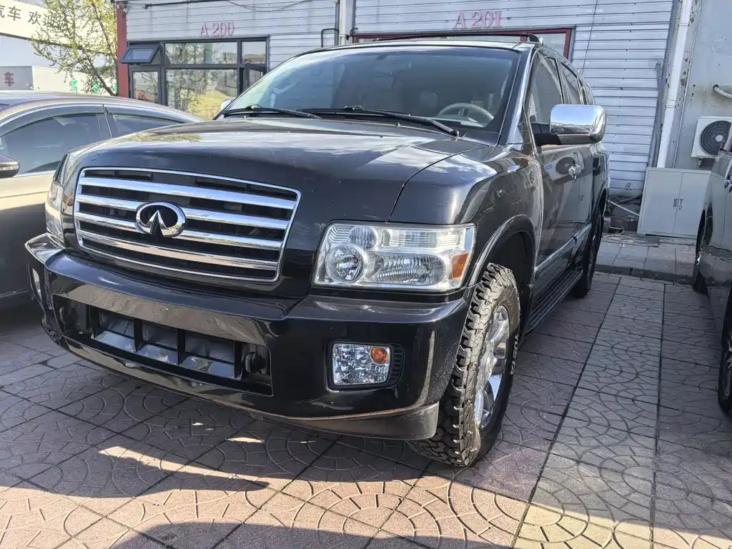 Infiniti QX 2005 — фото 1 из 5