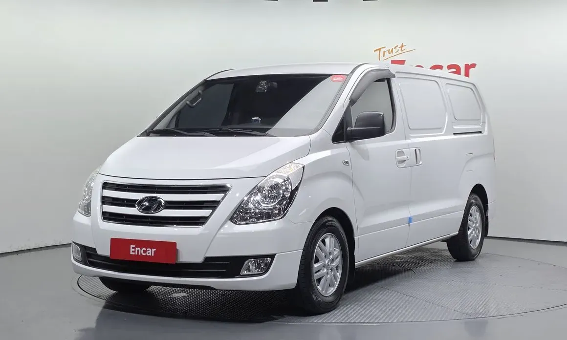 Hyundai Starex 2018 — фото 1 из 30