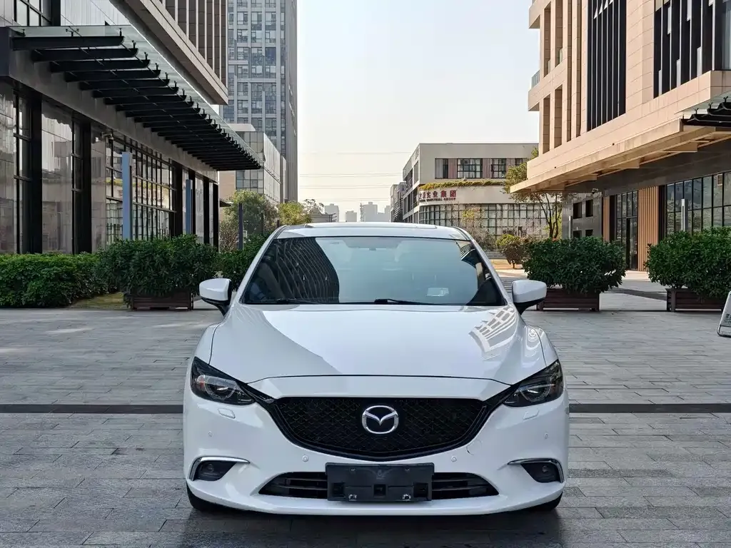 Mazda Atenza 2019 — фото 1 из 16