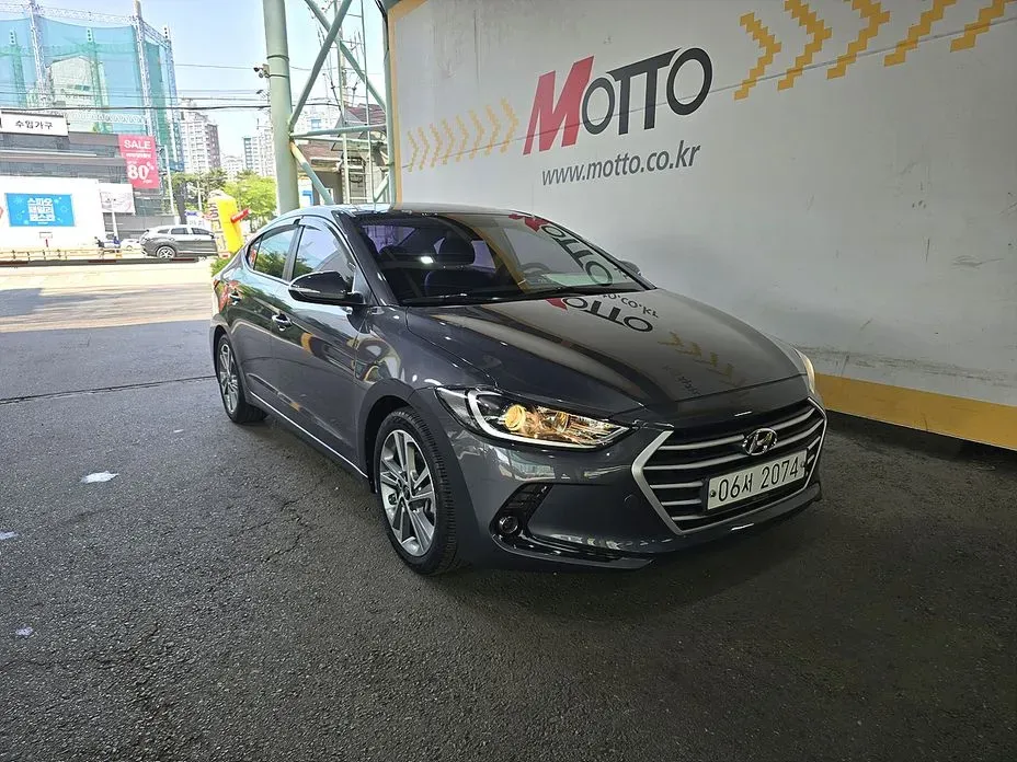 Hyundai AVANTE 2018 — фото 1 из 20