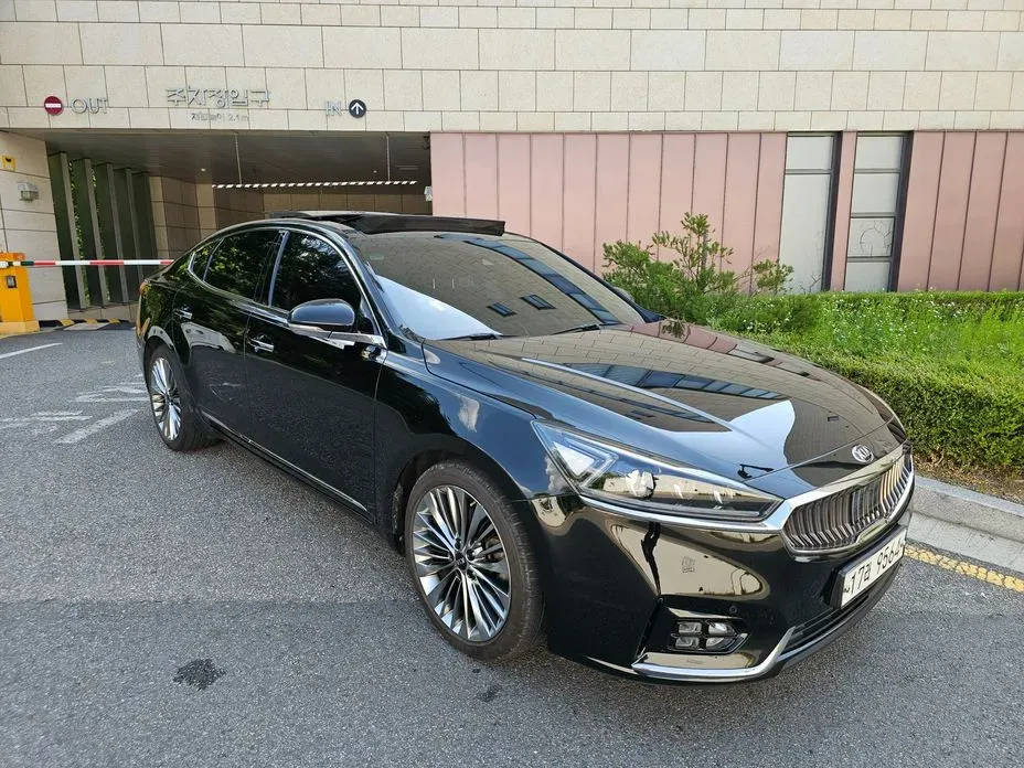 Kia K7 2018 — фото 1 из 20