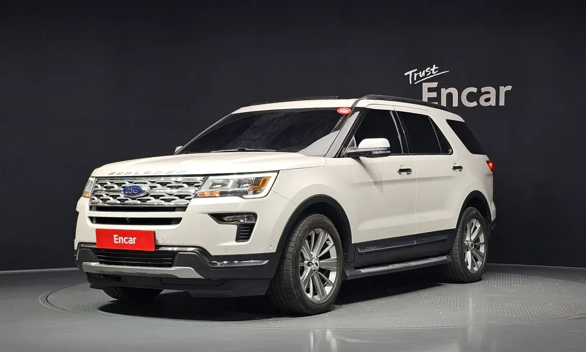 Ford Explorer 2019 — фото 1 из 20