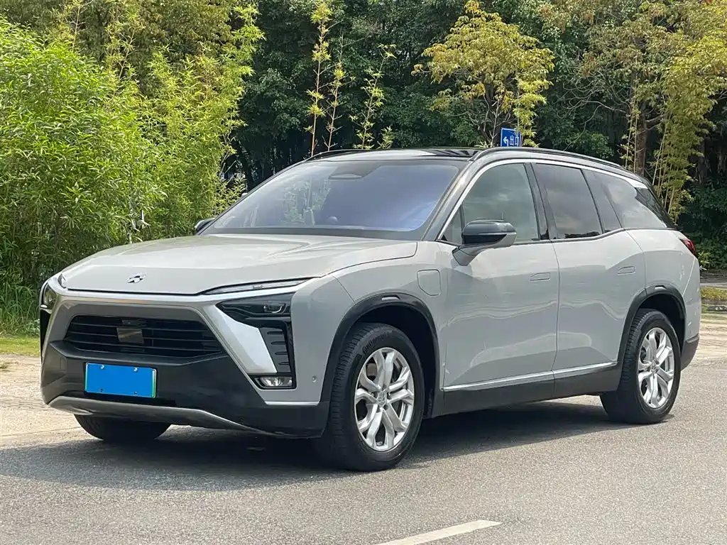 NIO ES8 2021