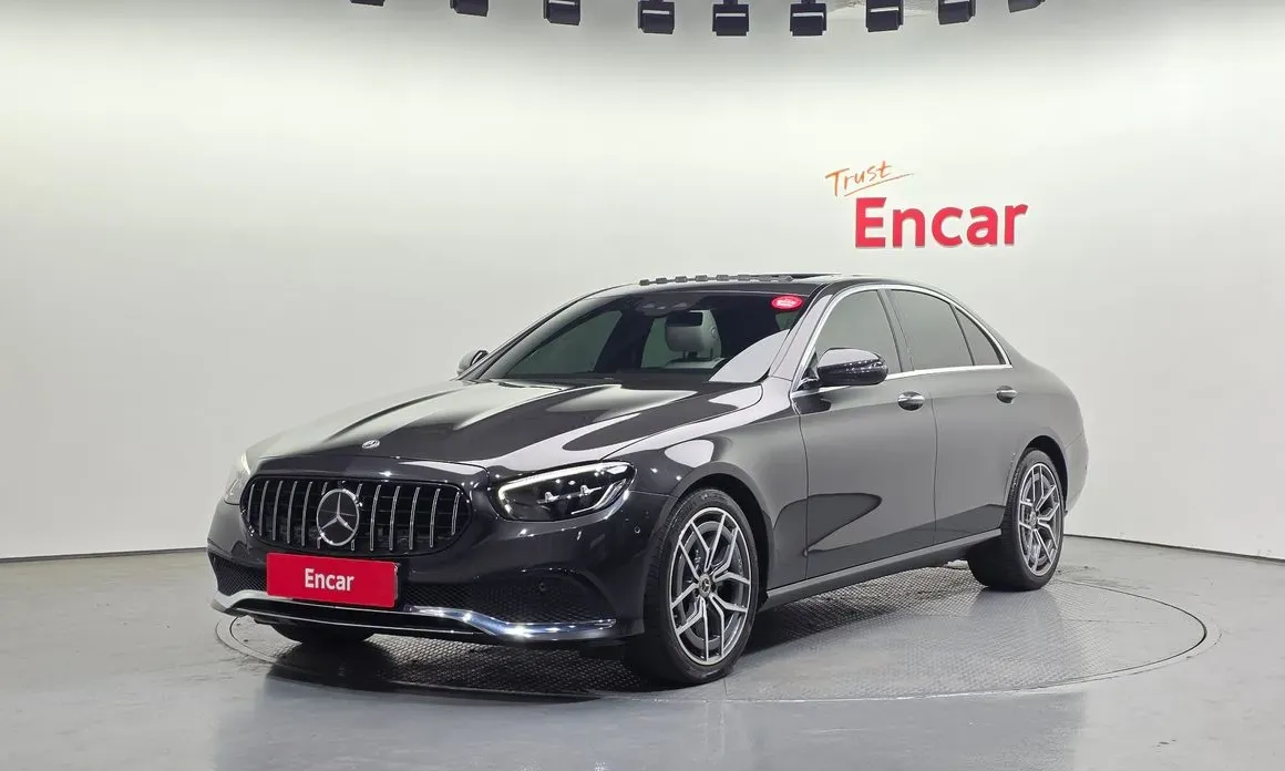 Mercedes-Benz E-Class 2021 — фото 1 из 20