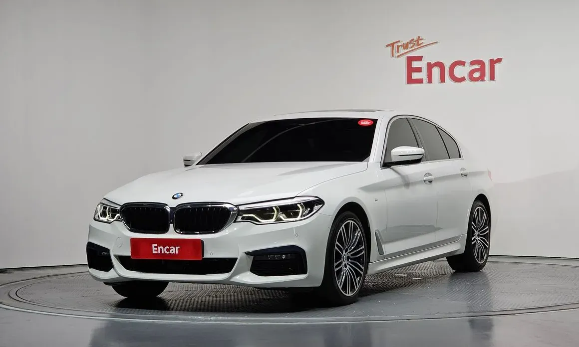 BMW 5-Series 2020 — фото 1 из 31