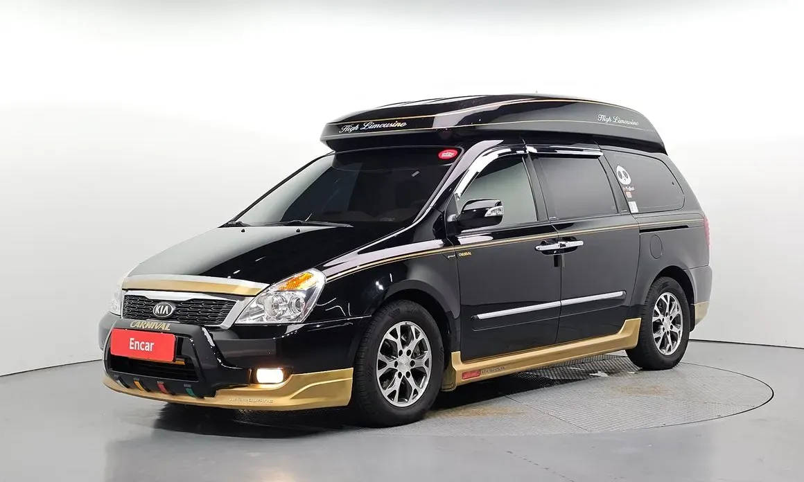 Kia Carnival 2013 — фото 1 из 32