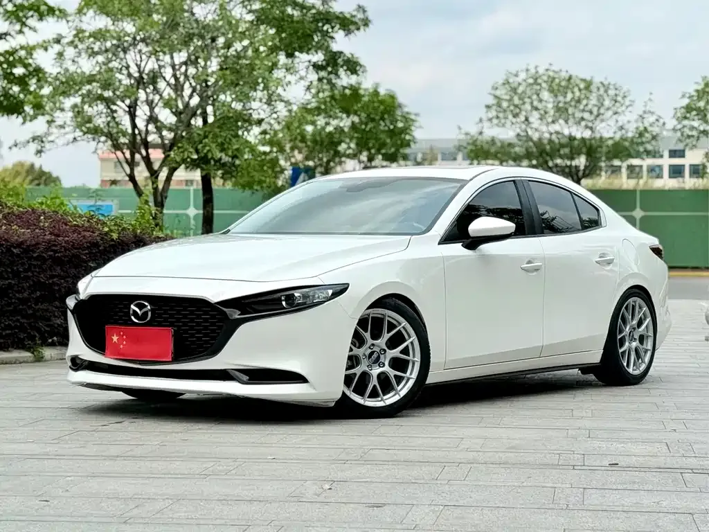 Mazda 3 Axela 2020 — фото 1 из 23