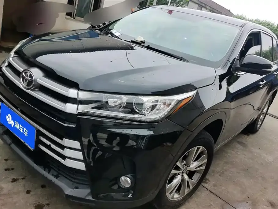 Toyota Highlander 2018 — фото 1 из 16