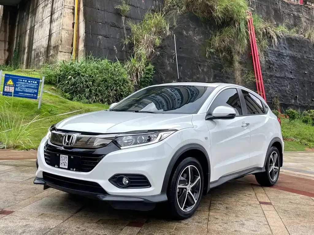 Honda Vezel 2022 — фото 1 из 9
