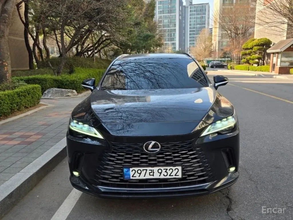 Lexus RX V 2023