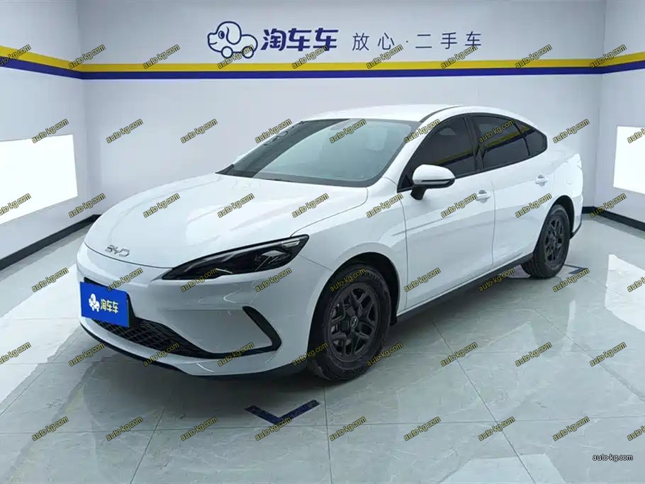 BYD Seal 05 DM-i 2025