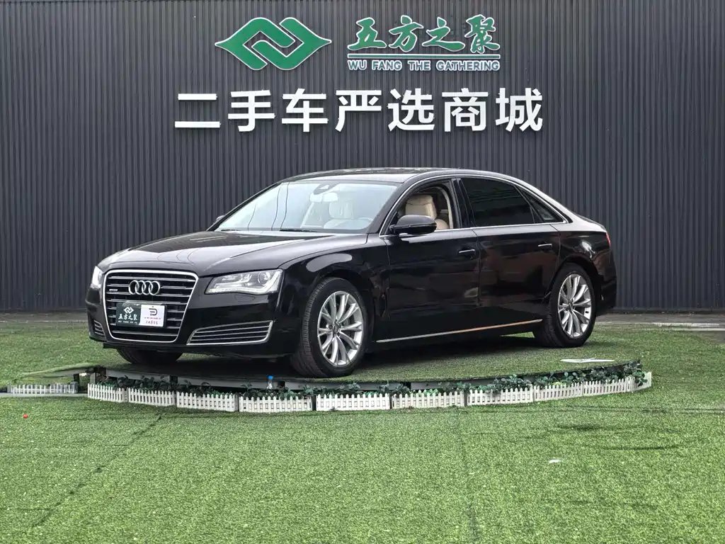 Audi A8 2013 — фото 1 из 22